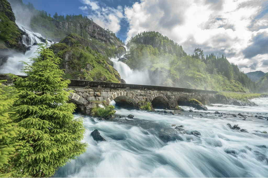 Cascada de Latefossen en Noruega