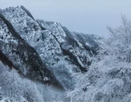 Montaña nevada en Cataluña