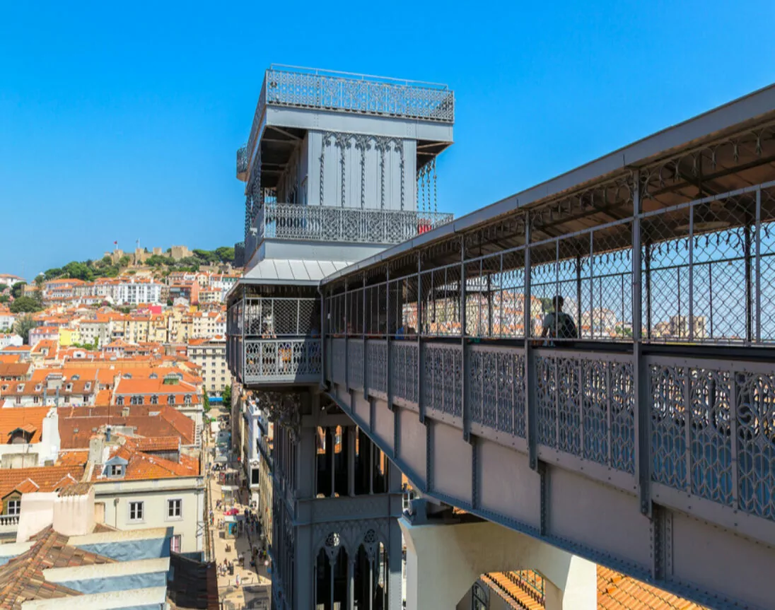 Elevador de Santa Justa visto desde dentro